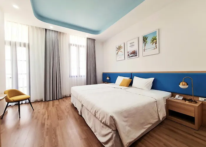 La Playa Hotel Ha Long